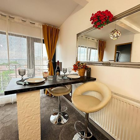 The Royal - Studio With Balcony & Panoramic View Craiova Kültér fotó